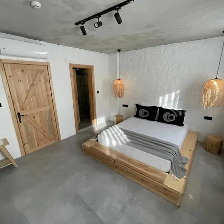 Samta Kuecuekkoey Hotel *