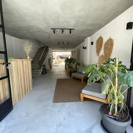 Samta Kuecuekkoey מלון